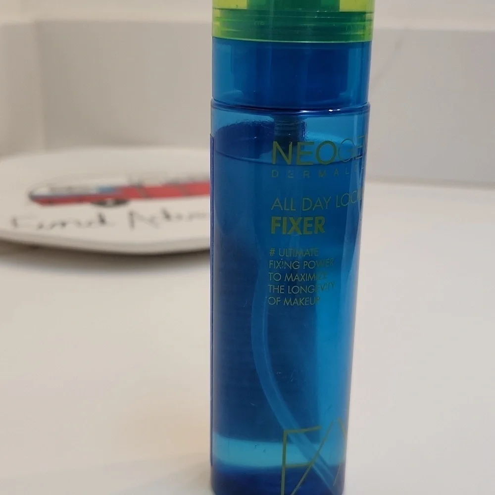 Neogen Dermalogy All Day Locking Fixer 2.7oz